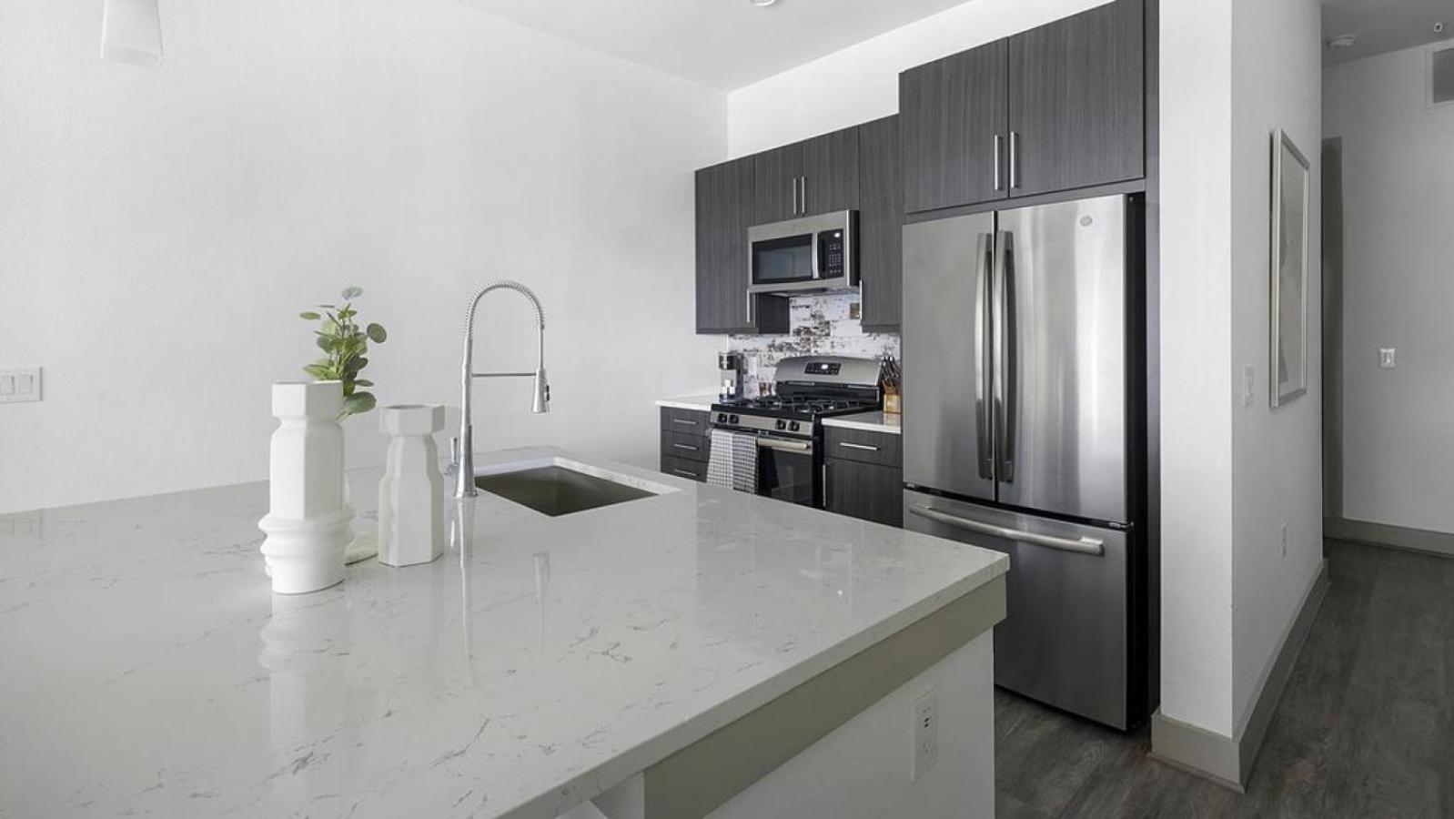 Landing - Modern Apartment With Amazing Amenities Houston Zewnętrze zdjęcie
